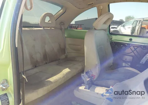 2002 Volkswagen New Beetle Gls z USA, uszkodzony, nr VIN 3VWCK21C02M440356